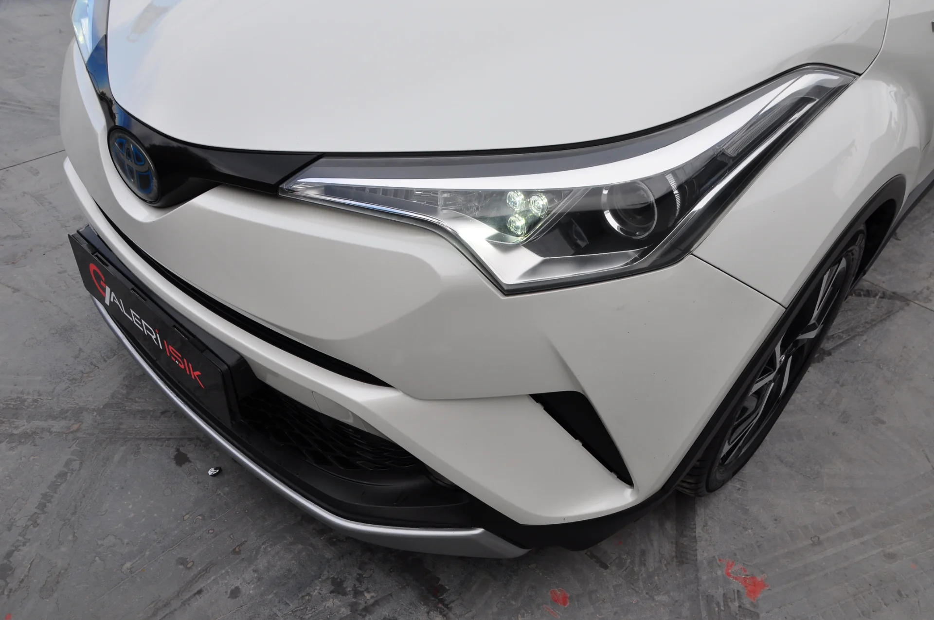 2019 MODEL TOYOTA CH-R 1.8 HYBRİD DYNAMİC S.BAKIMLI ÇİFT RENK