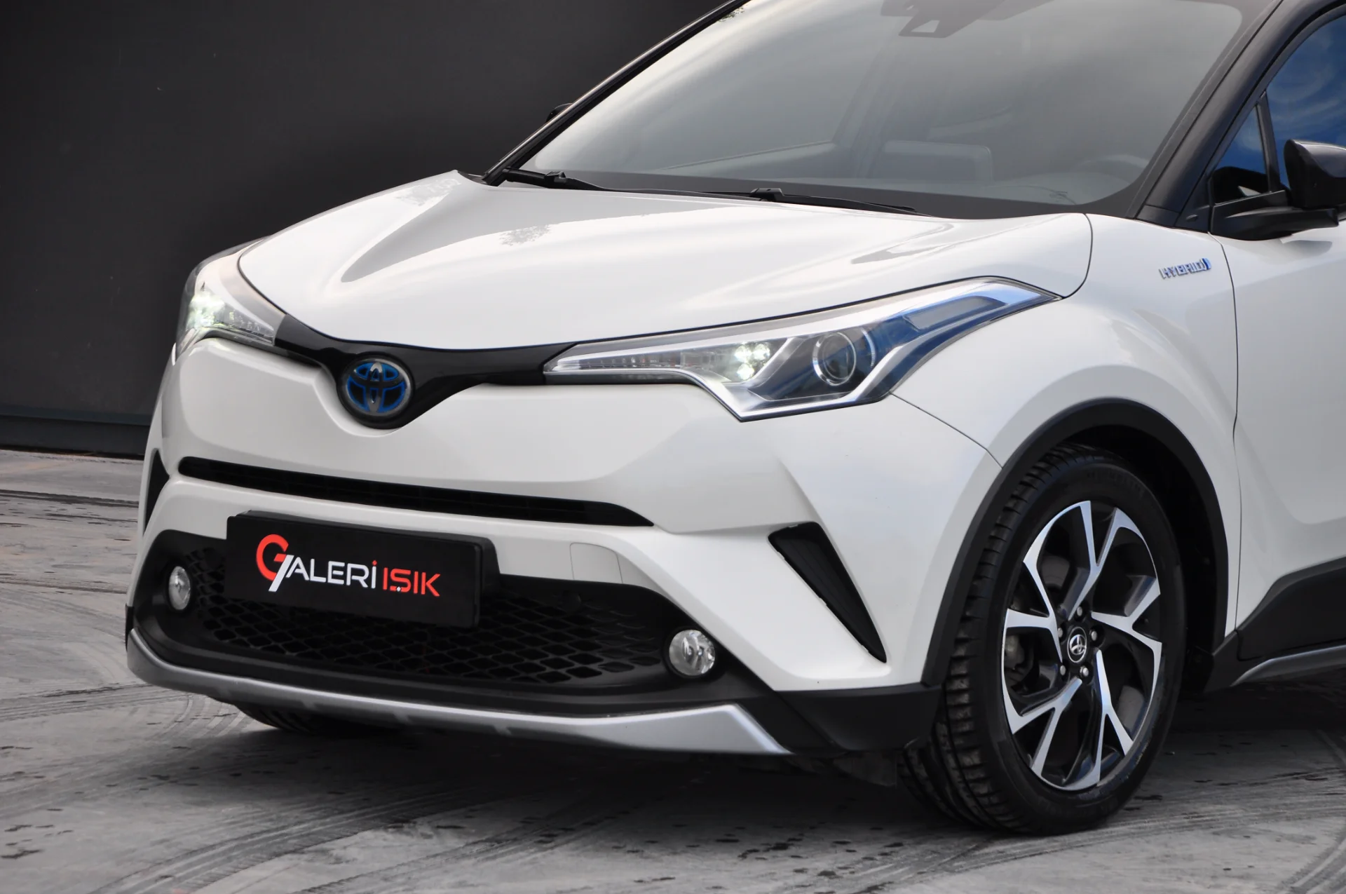 2019 MODEL TOYOTA CH-R 1.8 HYBRİD DYNAMİC S.BAKIMLI ÇİFT RENK