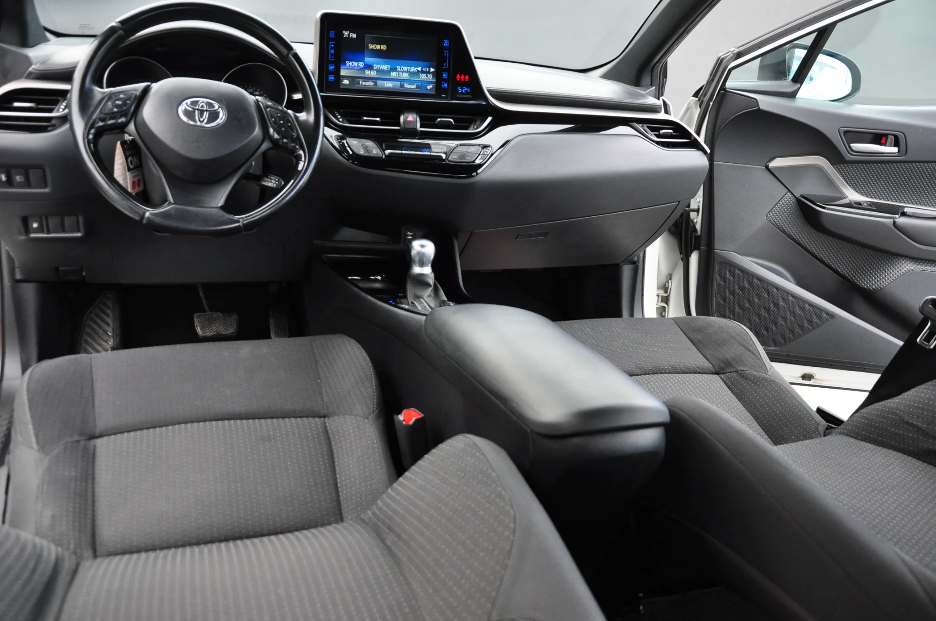 2019 MODEL TOYOTA CH-R 1.8 HYBRİD DYNAMİC S.BAKIMLI ÇİFT RENK