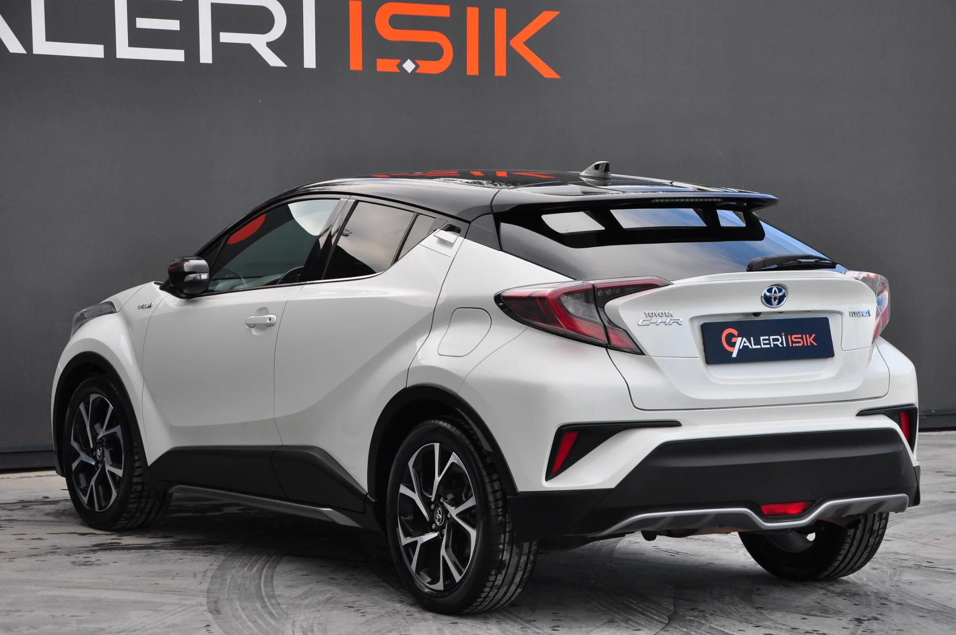 2019 MODEL TOYOTA CH-R 1.8 HYBRİD DYNAMİC S.BAKIMLI ÇİFT RENK