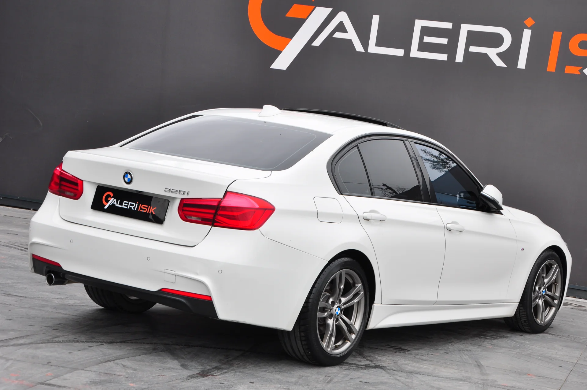 2016 BMW 3.20İED 40. YIL ÖZEL SERİ SUNROOF HAFIZA 163.000 KM'DE