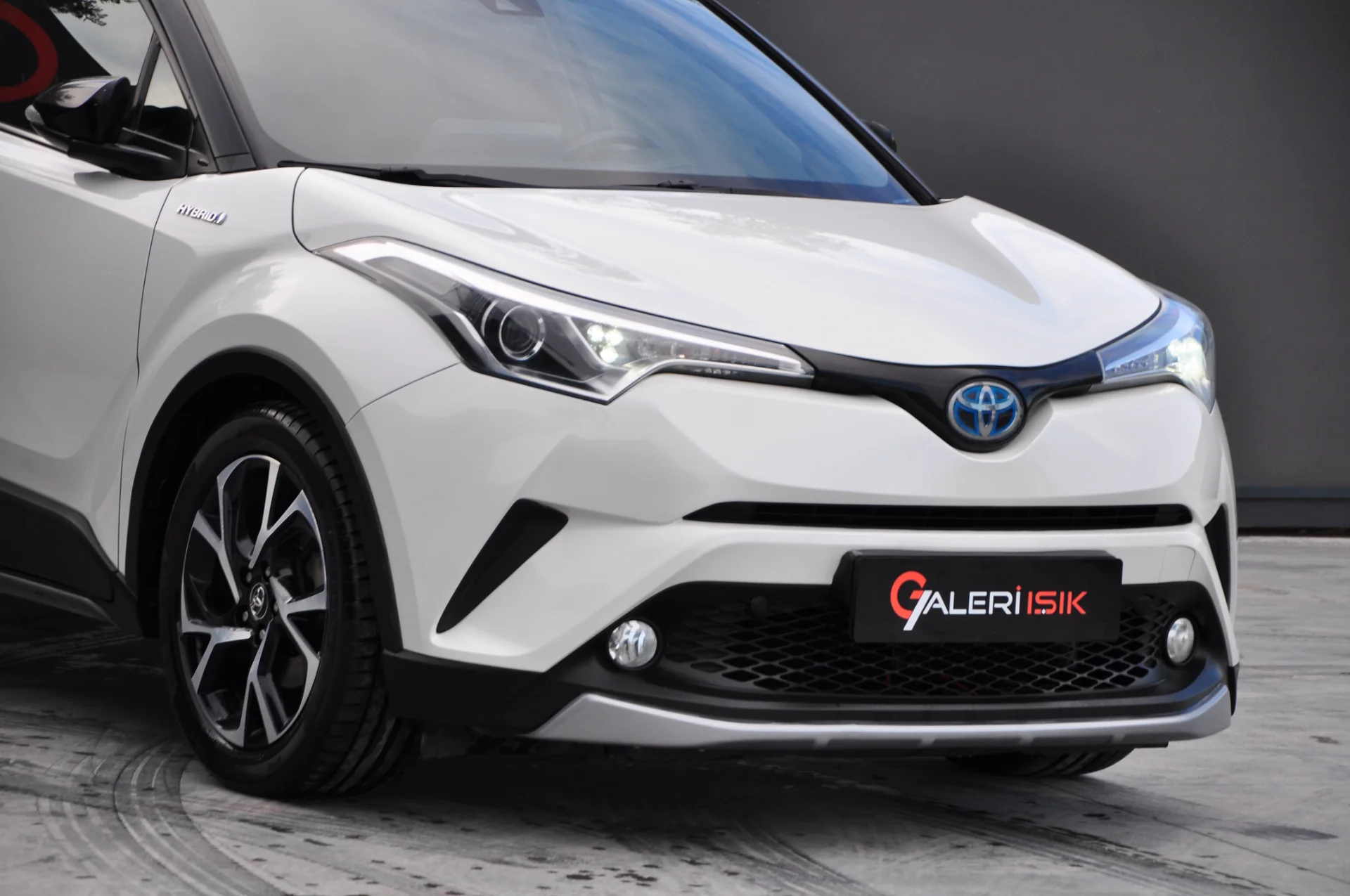 2019 MODEL TOYOTA CH-R 1.8 HYBRİD DYNAMİC S.BAKIMLI ÇİFT RENK
