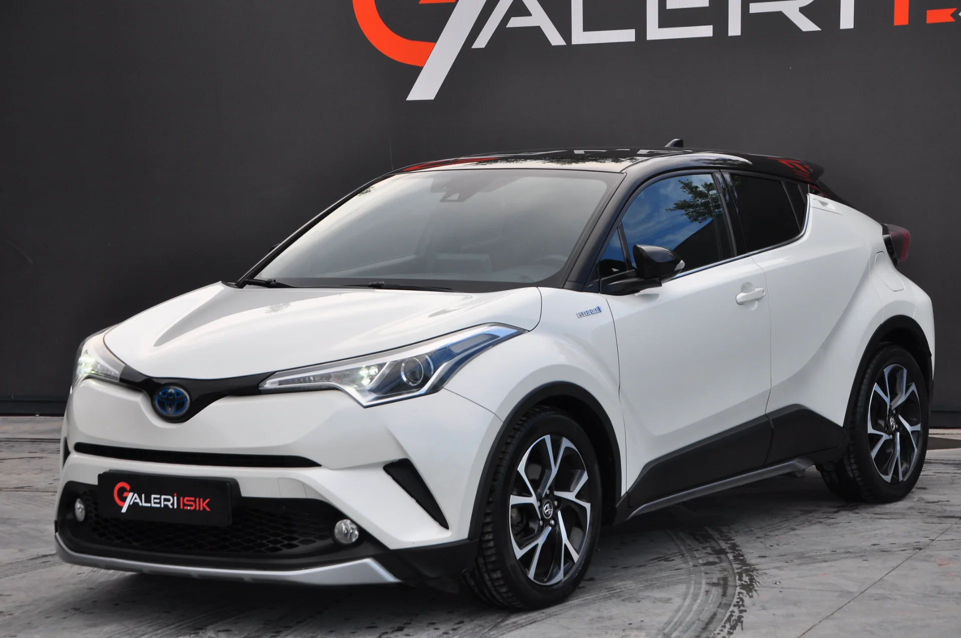 2019 MODEL TOYOTA CH-R 1.8 HYBRİD DYNAMİC S.BAKIMLI ÇİFT RENK