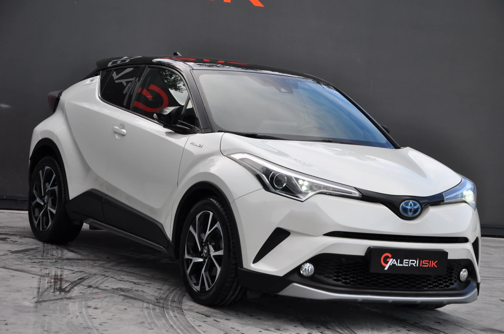 2019 MODEL TOYOTA CH-R 1.8 HYBRİD DYNAMİC S.BAKIMLI ÇİFT RENK