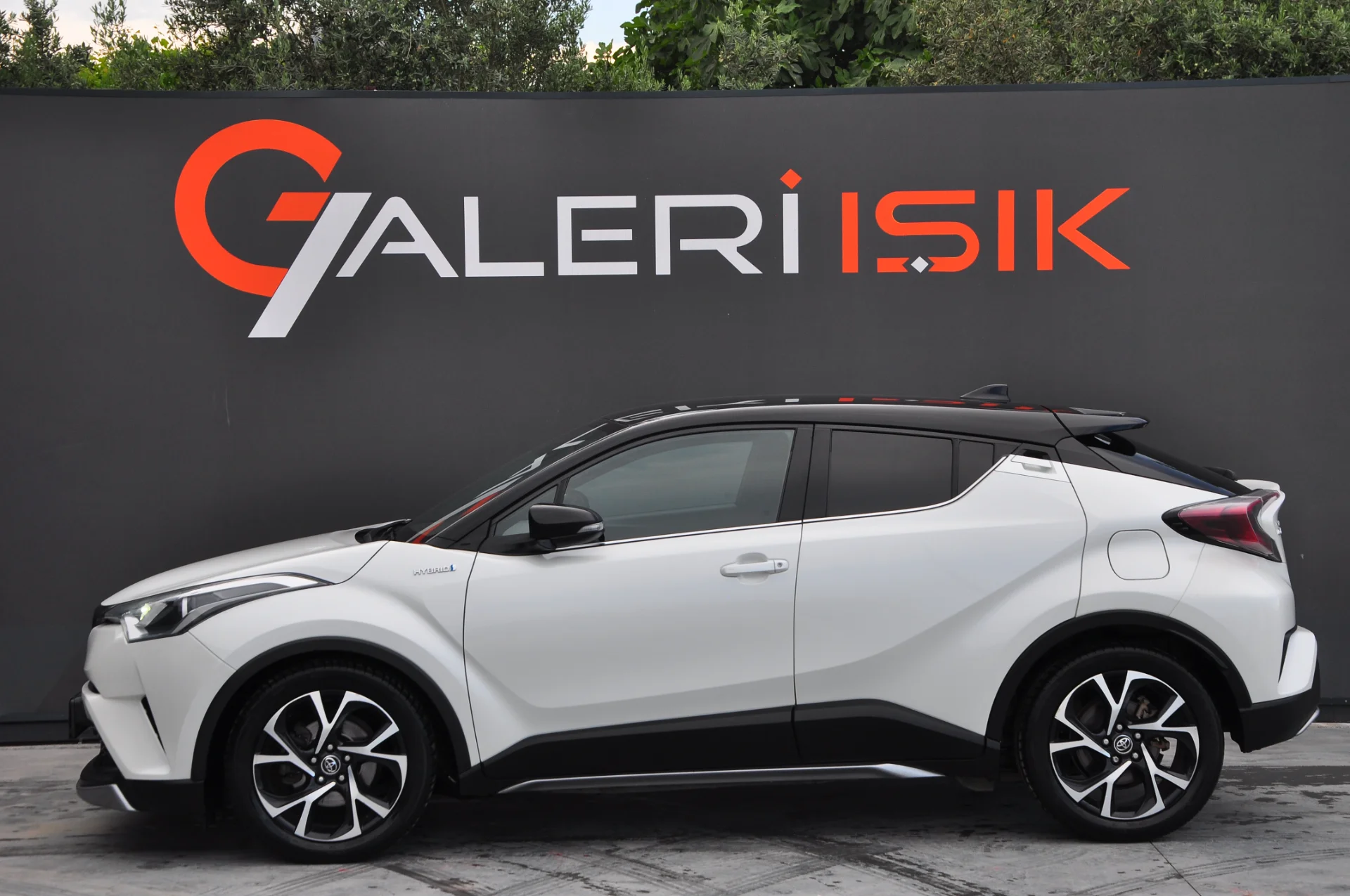 2019 MODEL TOYOTA CH-R 1.8 HYBRİD DYNAMİC S.BAKIMLI ÇİFT RENK