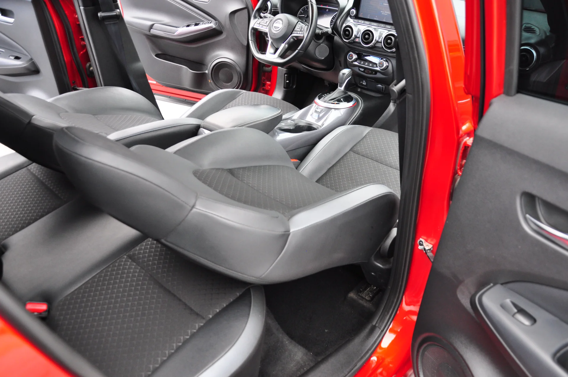 2023 MODEL NİSSAN JUKE 1.0 DIG-T PLATİNUM BOYASIZ 24.000 KM'DE