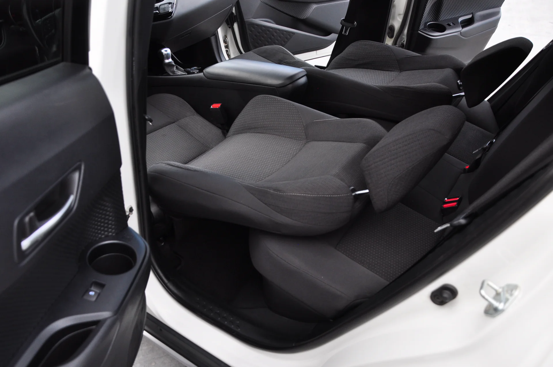 2019 MODEL TOYOTA CH-R 1.8 HYBRİD DYNAMİC S.BAKIMLI ÇİFT RENK