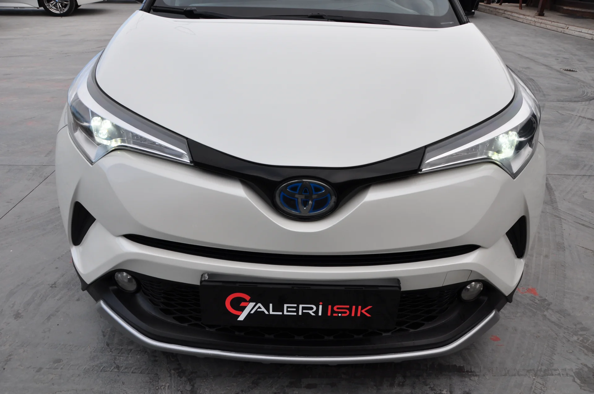 2019 MODEL TOYOTA CH-R 1.8 HYBRİD DYNAMİC S.BAKIMLI ÇİFT RENK