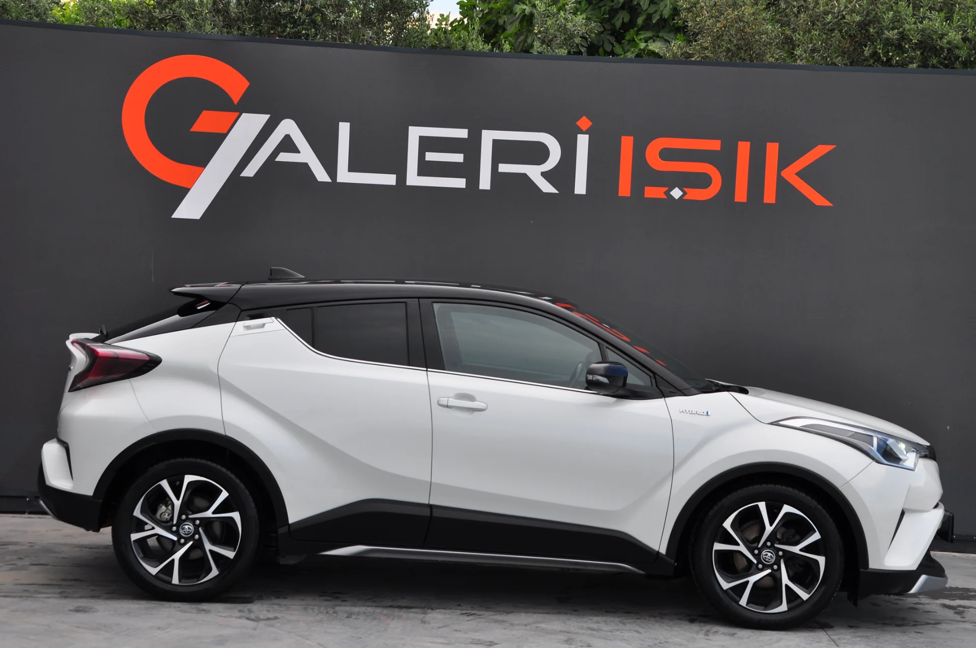 2019 MODEL TOYOTA CH-R 1.8 HYBRİD DYNAMİC S.BAKIMLI ÇİFT RENK