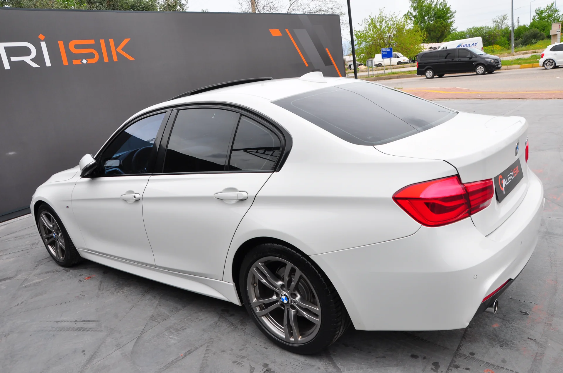 2016 BMW 3.20İED 40. YIL ÖZEL SERİ SUNROOF HAFIZA 163.000 KM'DE