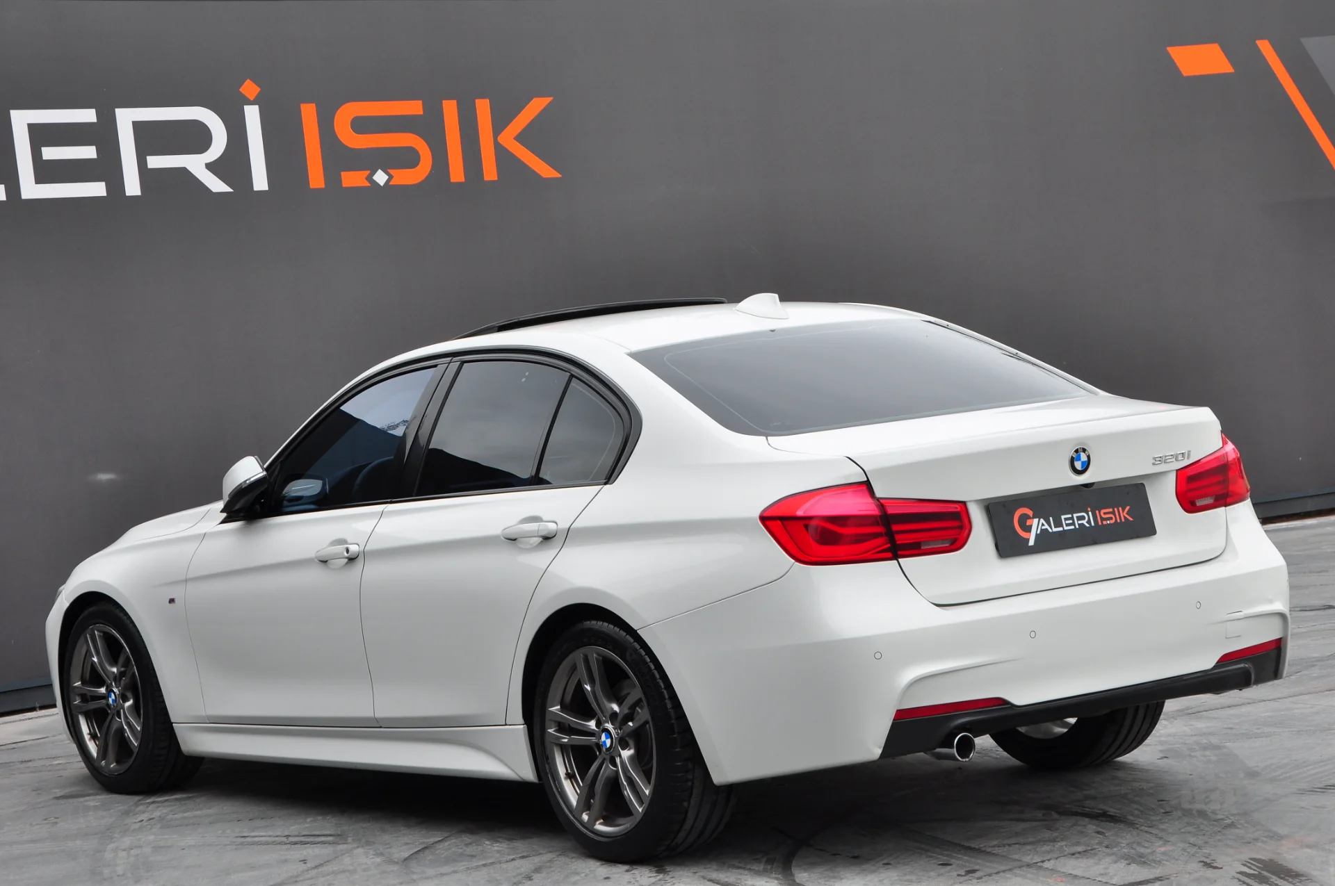 2016 BMW 3.20İED 40. YIL ÖZEL SERİ SUNROOF HAFIZA 163.000 KM'DE