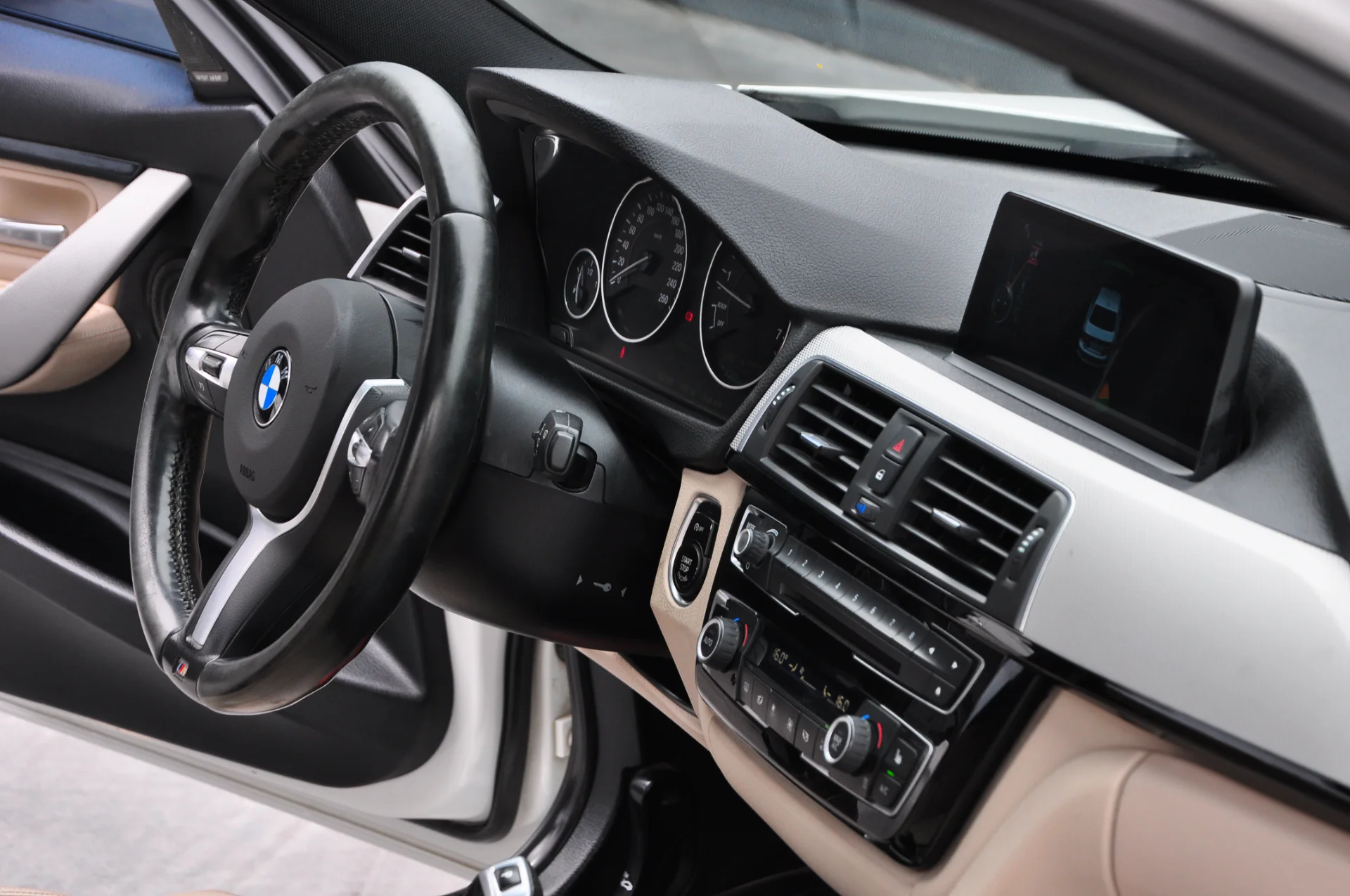 2016 BMW 3.20İED 40. YIL ÖZEL SERİ SUNROOF HAFIZA 163.000 KM'DE