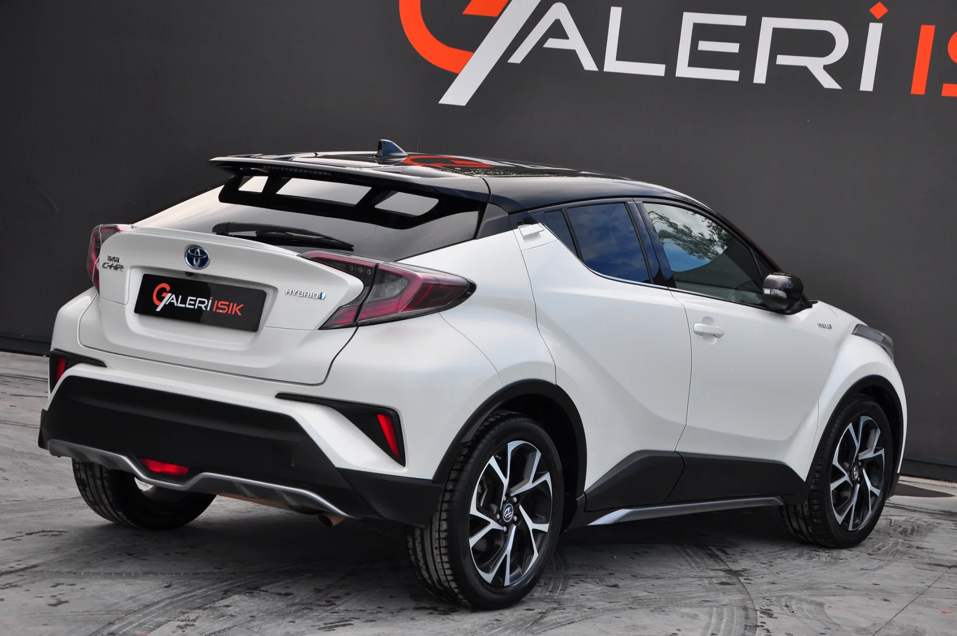2019 MODEL TOYOTA CH-R 1.8 HYBRİD DYNAMİC S.BAKIMLI ÇİFT RENK