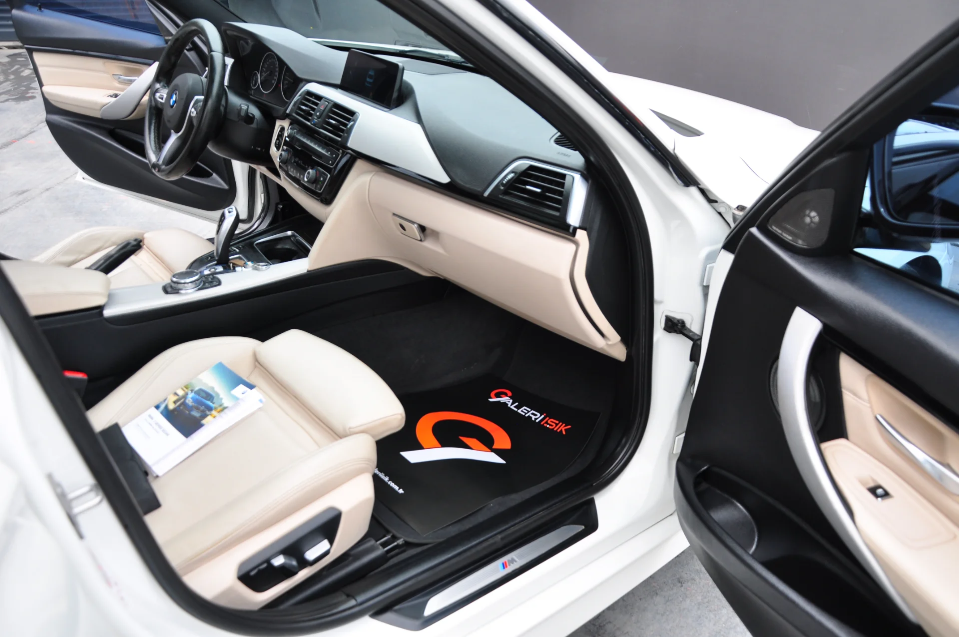 2016 BMW 3.20İED 40. YIL ÖZEL SERİ SUNROOF HAFIZA 163.000 KM'DE