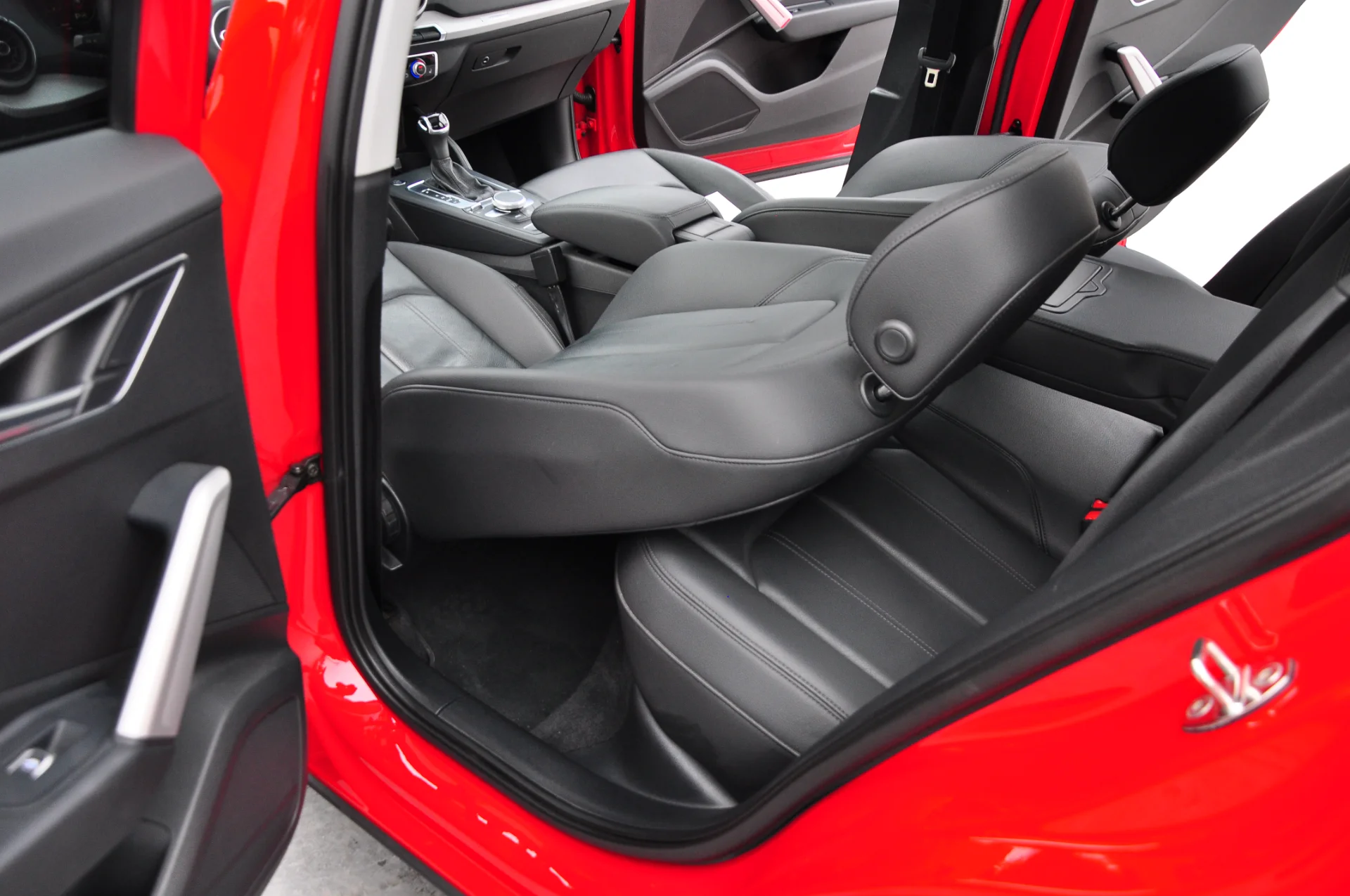 2021 MODEL AUDİ Q2 35 TFSI ADVANCED SUNROOF'LU 80.000 KM'DE