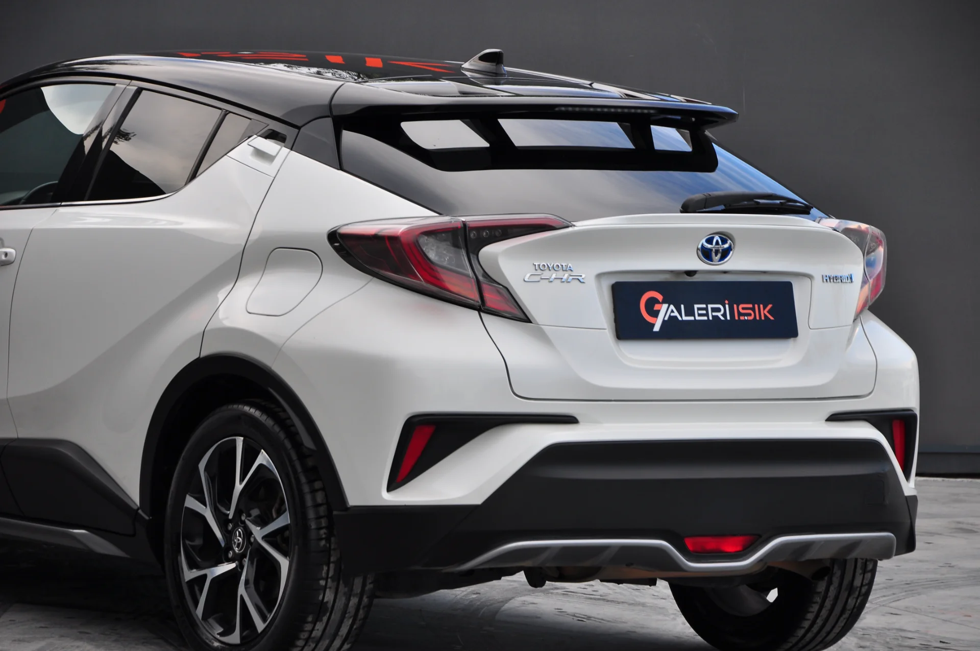 2019 MODEL TOYOTA CH-R 1.8 HYBRİD DYNAMİC S.BAKIMLI ÇİFT RENK